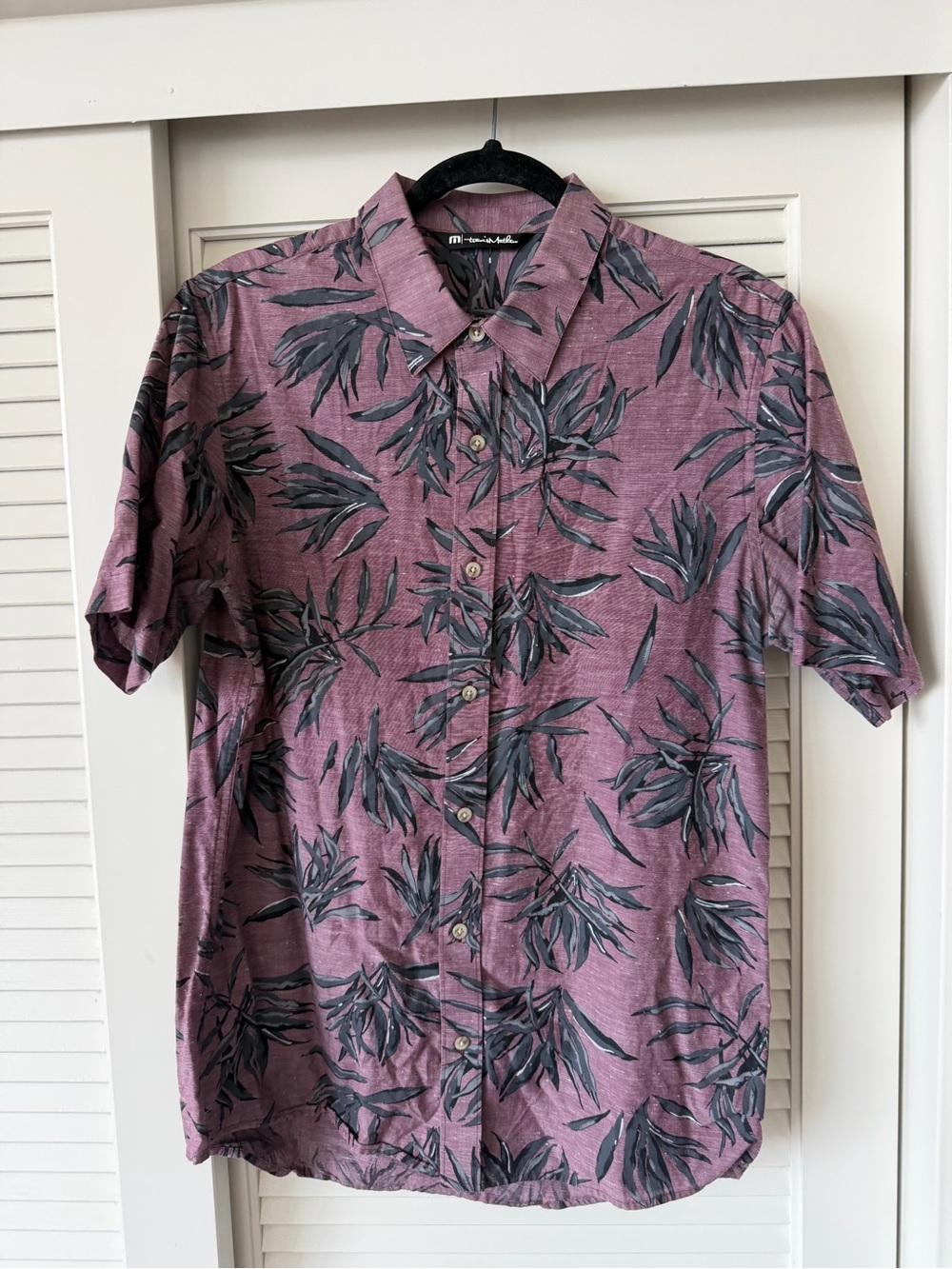 TravisMathew Mauve Short-Sleeve Button-Down with Dark Leaf Print